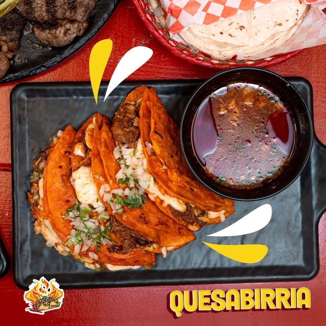 3 Quesabirrias & Broth | 3 Quesabirrias y Consomé.